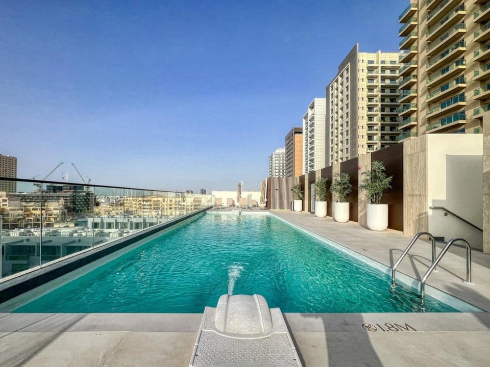 Property building, Swimming pool, Swimming pool