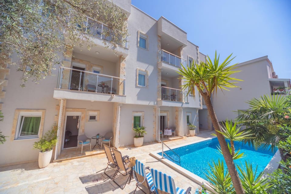 Property building, Swimming pool