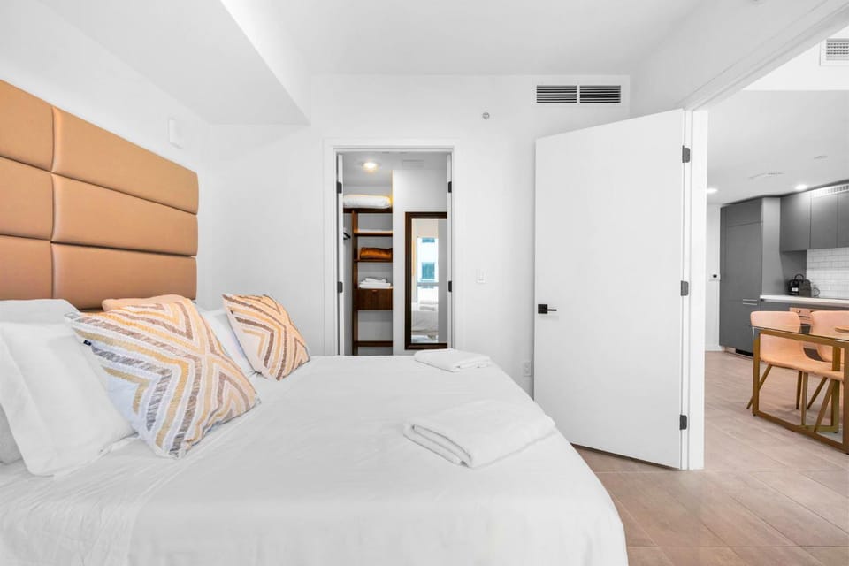 Bed, Bedroom, towels, wardrobe
