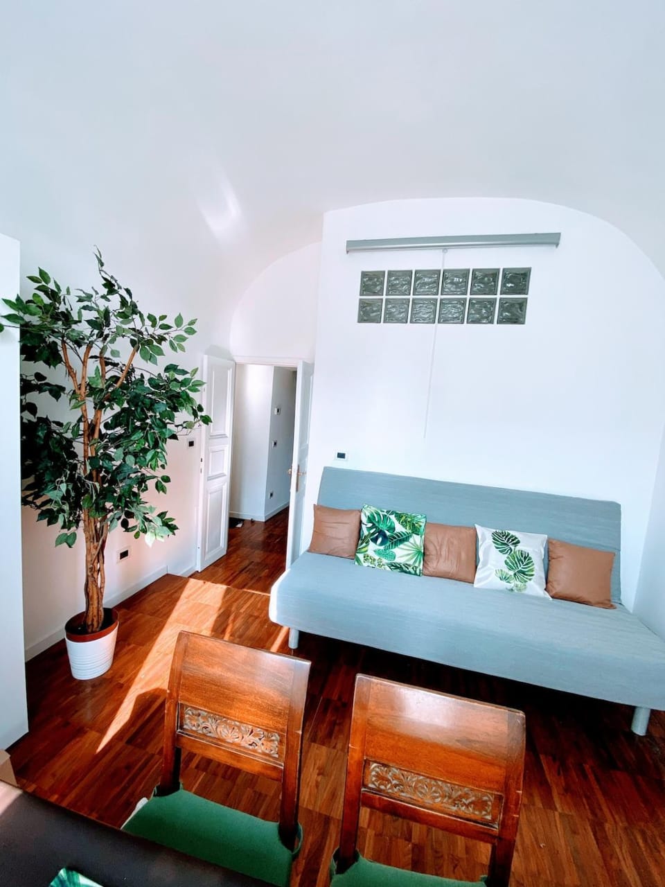Bed, Living room