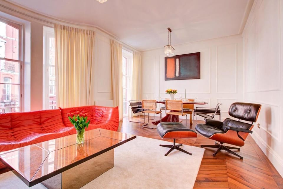 Living room, Seating area, Dining area