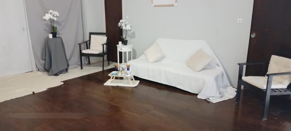 Bed, Living room, Bedroom