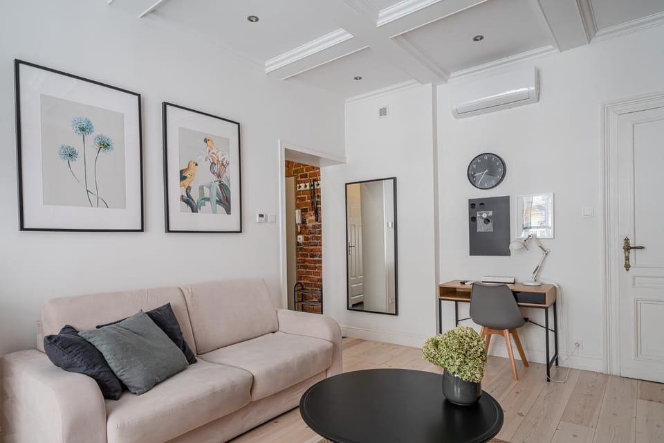 Living room, Seating area, air conditioner