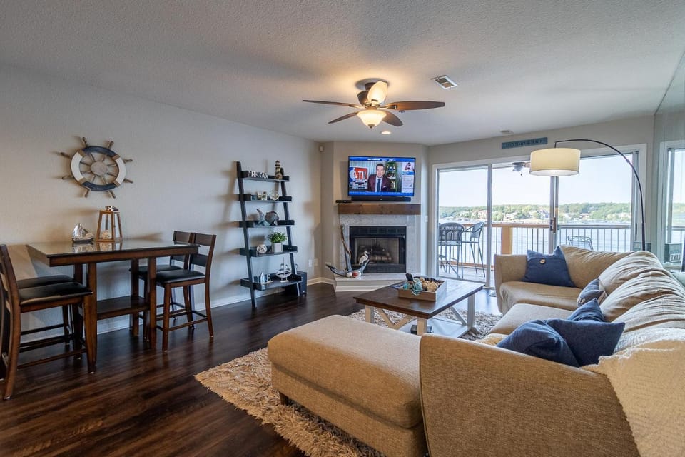 LEDGES 939 House in Osage Beach