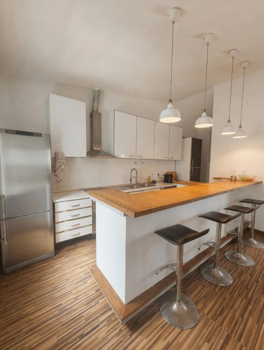 Akistay Guest House - Caparica Bed and Breakfast in Setubal District