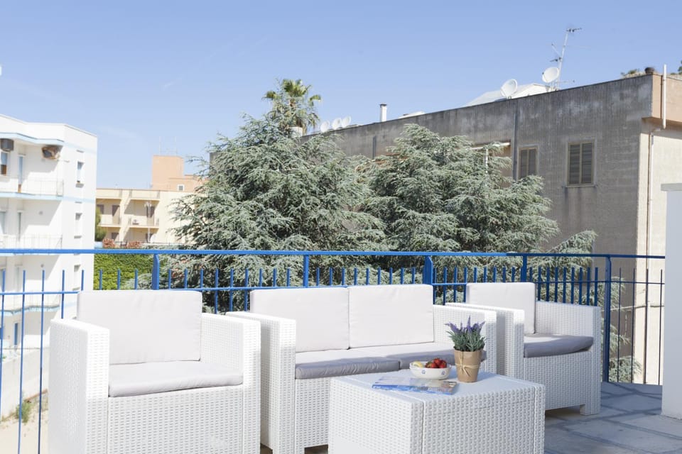 Patio, Facade/entrance, Bird's eye view, Balcony/Terrace, City view, Street view