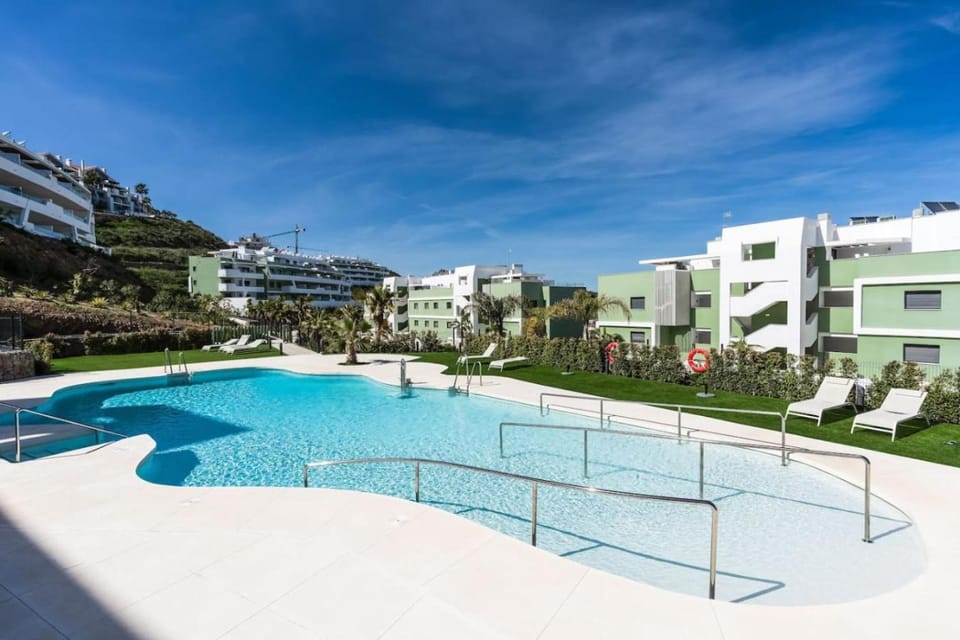 Property building, Pool view, Swimming pool, Swimming pool