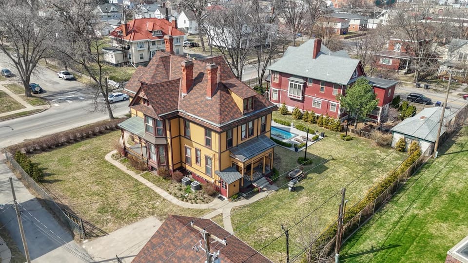 Historic Mansion with lots of charm House in Council Bluffs