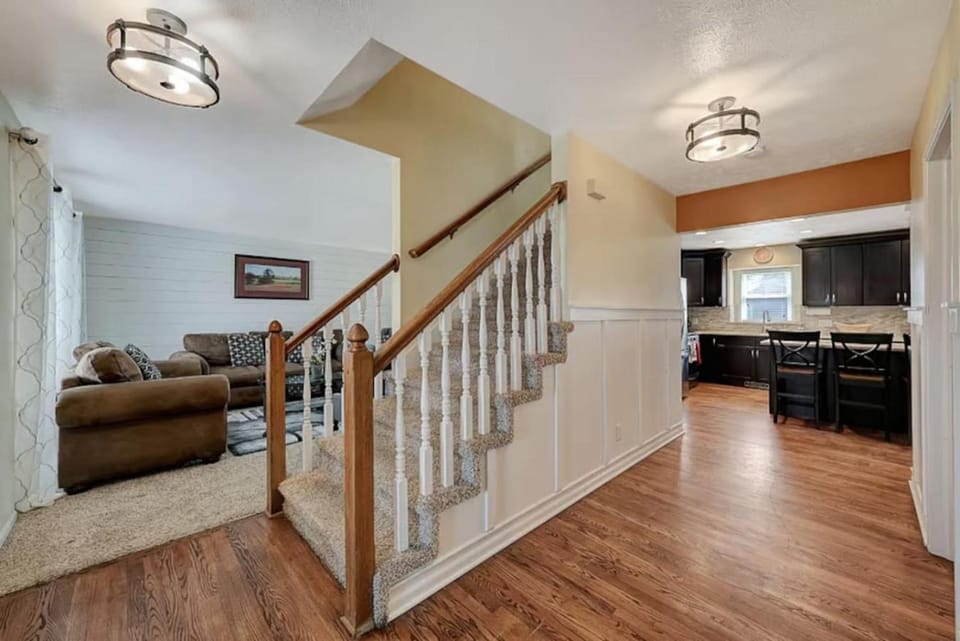 Massive 6 bedroom in a great area House in Lincoln