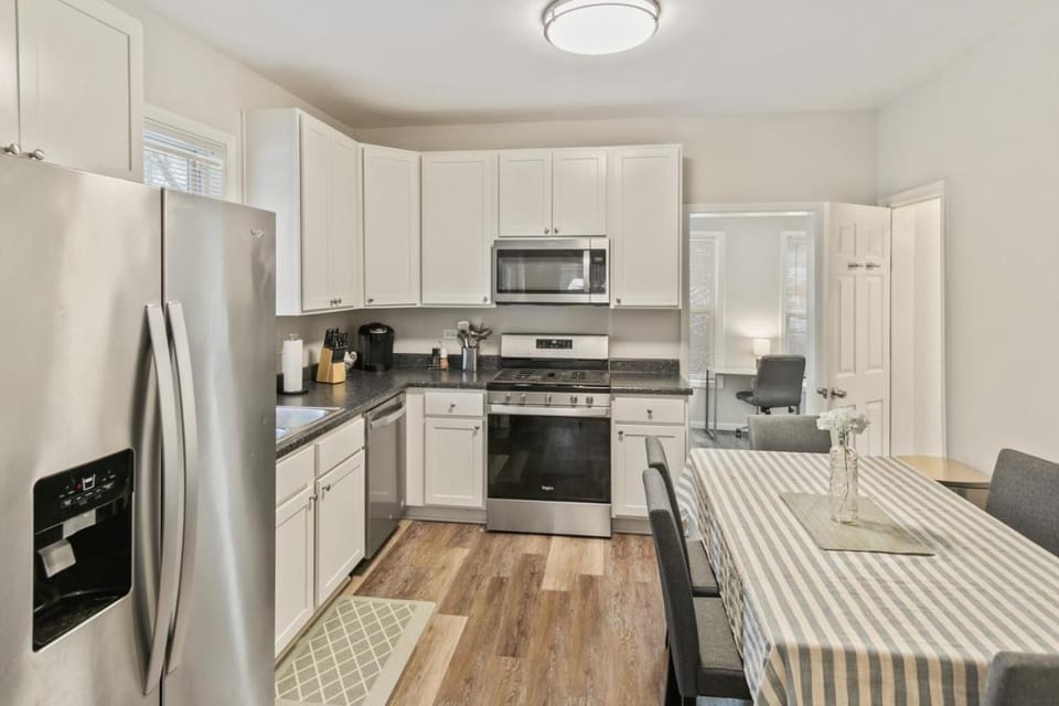 Beautiful Updated Home near Great Lakes Naval Base House in Waukegan