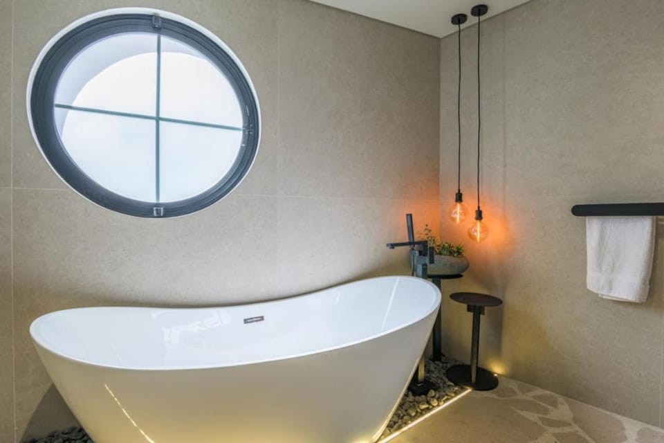 Bathroom, Bath, towels