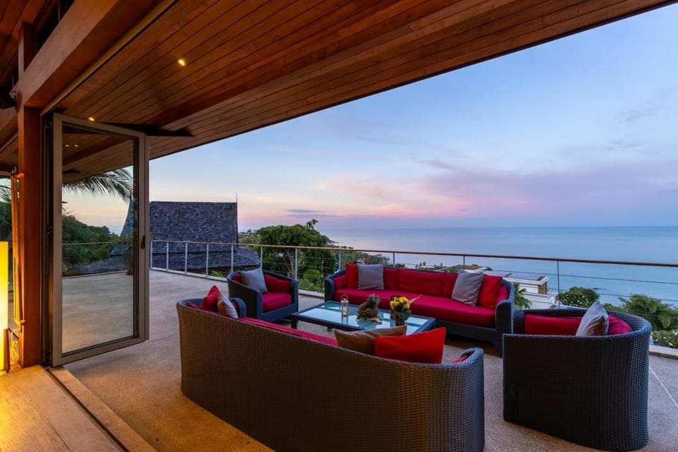 Patio, Balcony/Terrace, Living room, Seating area, Dining area, Sea view