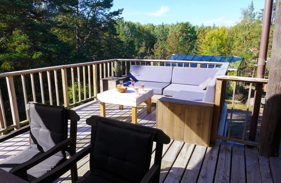 Charming timber house in the Stockholm Archipelago House in Stockholm County