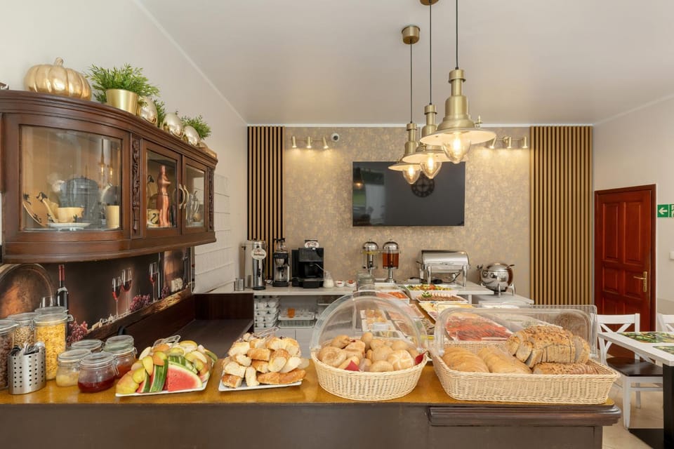 Dining area, Breakfast