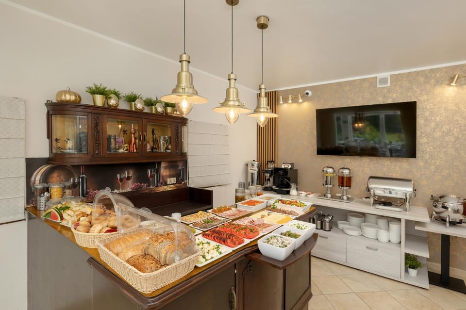 Dining area, Breakfast