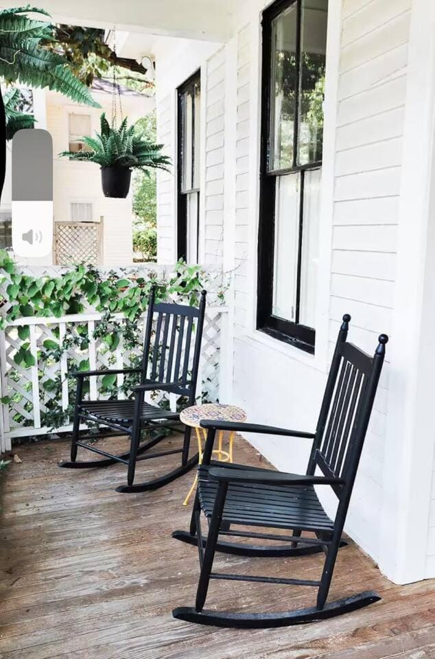 Charming 2Bed 2Bath Bungalow Shandon House in Columbia