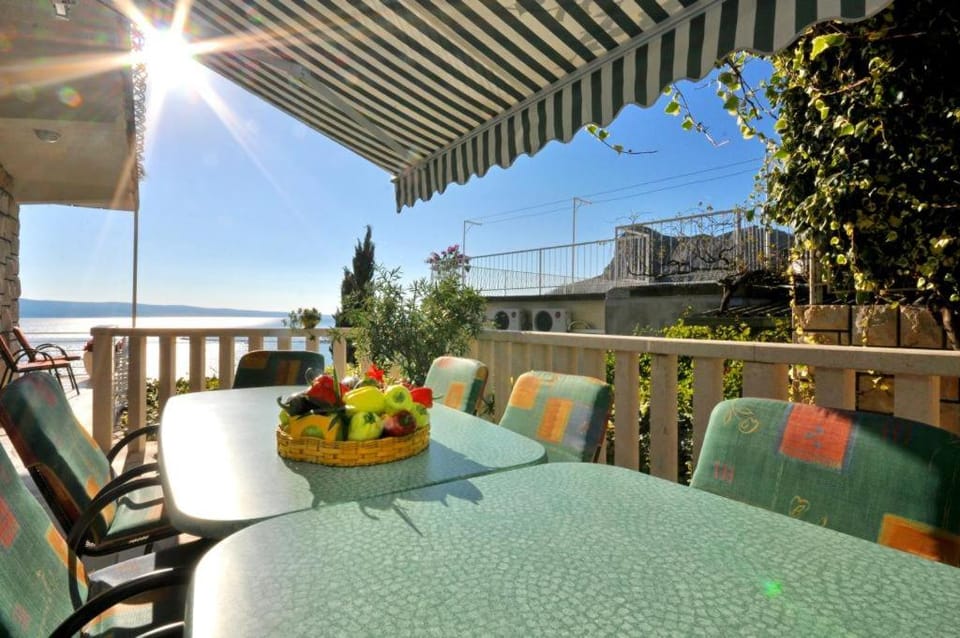 Patio, Day, Natural landscape, View (from property/room), Balcony/Terrace, Living room, Seating area, Dining area, Sea view