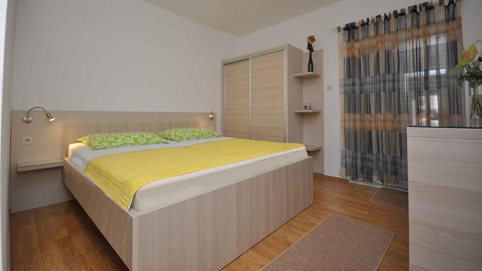 Bed, Bedroom, wardrobe