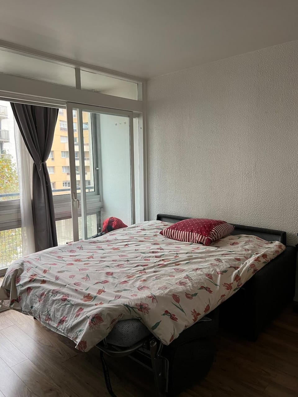 Bright studio Apartment in Vanves