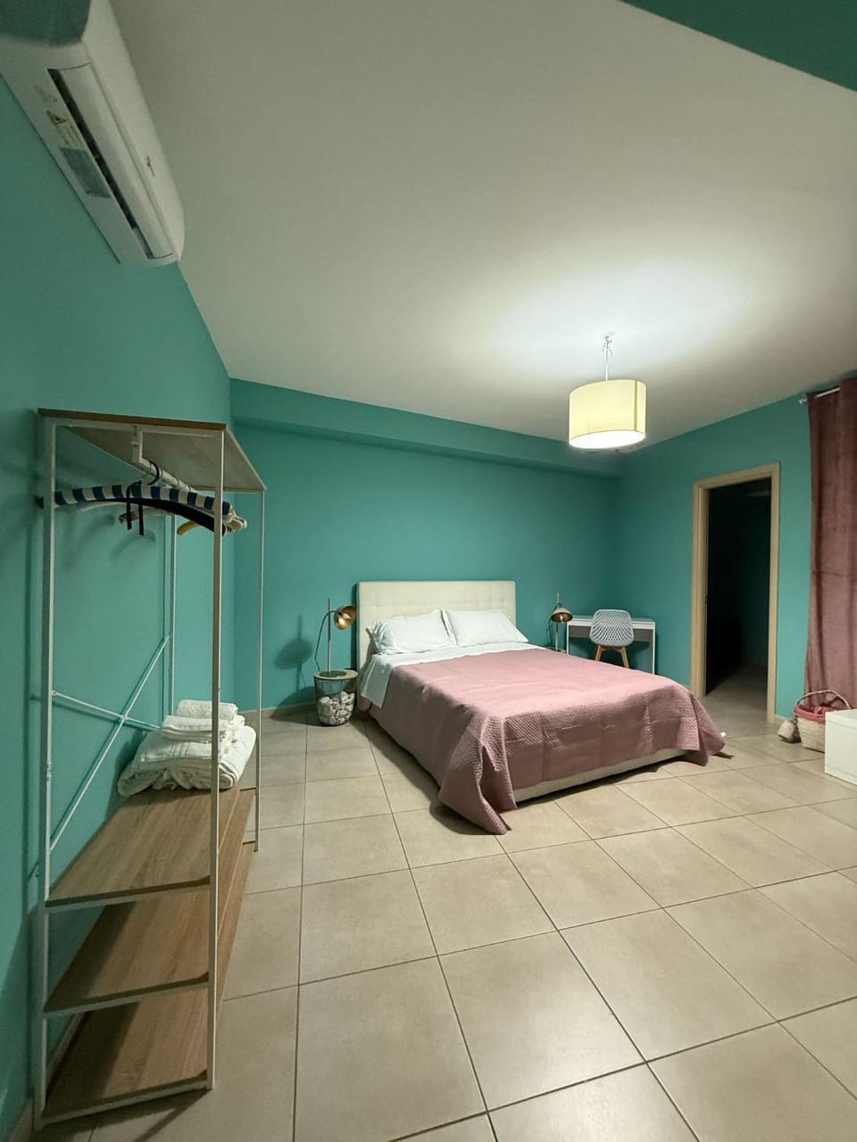 Bed, Photo of the whole room, Bedroom, towels, air conditioner