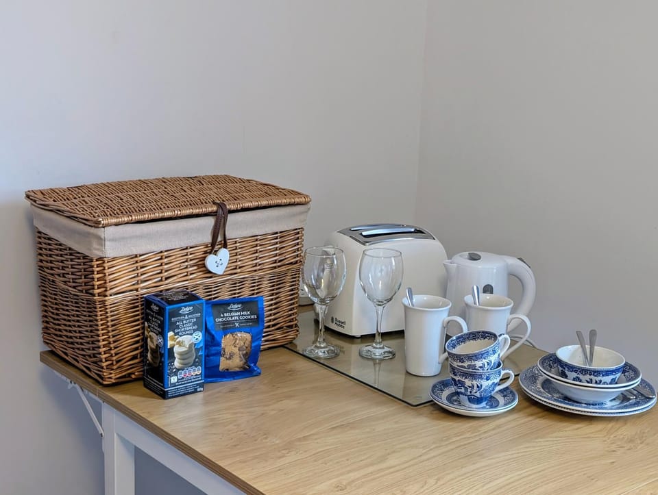 Coffee/tea facilities, Food and drinks, Breakfast