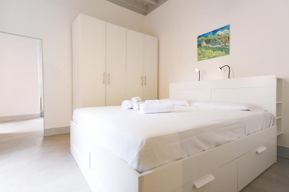 Bed, Photo of the whole room, Bedroom, towels, wardrobe