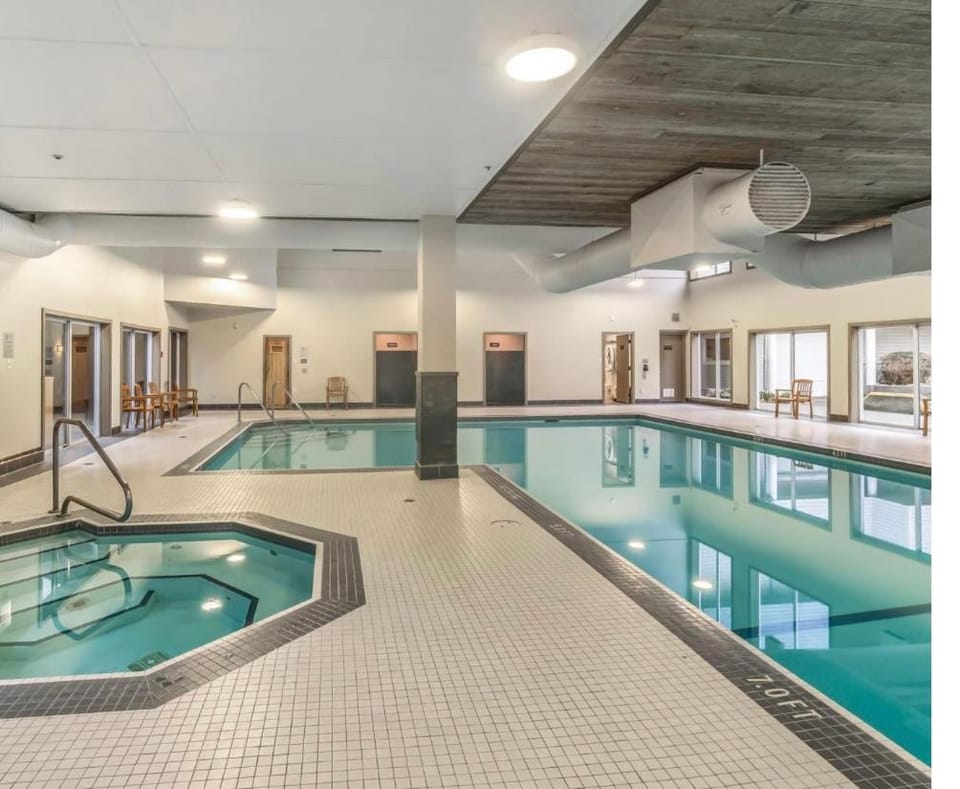 Hot Tub, Swimming pool