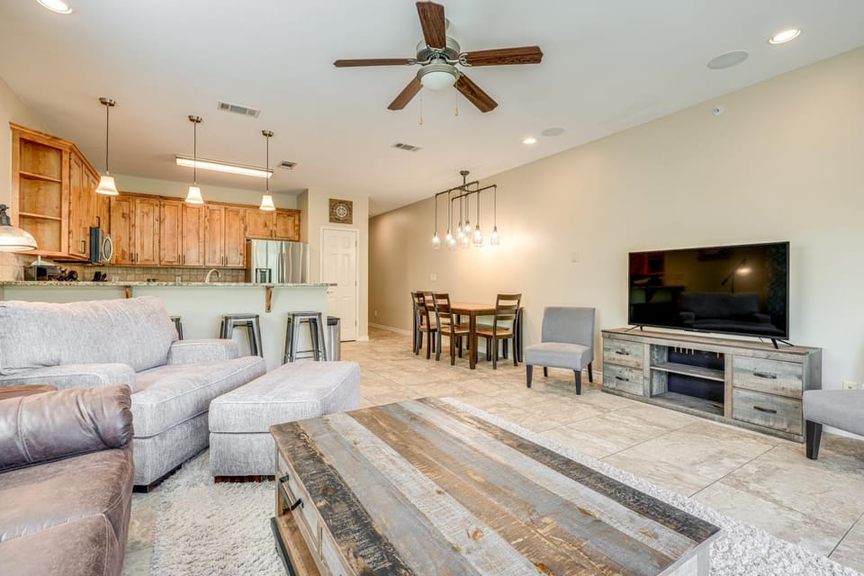 Direct Guadalupe River Access! Hill Country Condo House in Canyon Lake