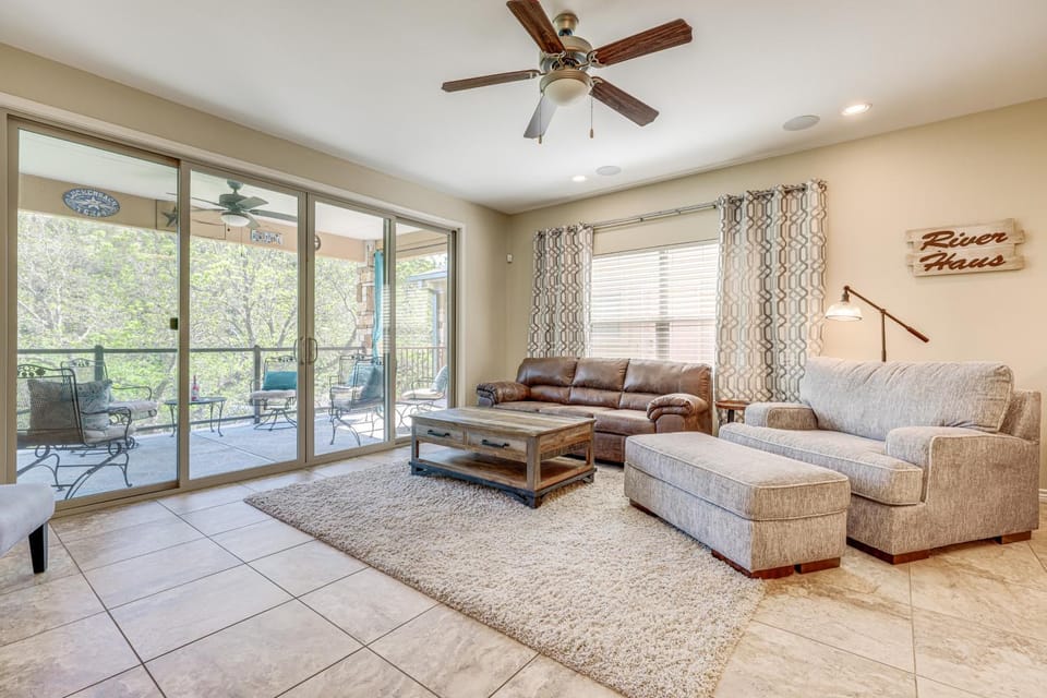 Direct Guadalupe River Access! Hill Country Condo House in Canyon Lake