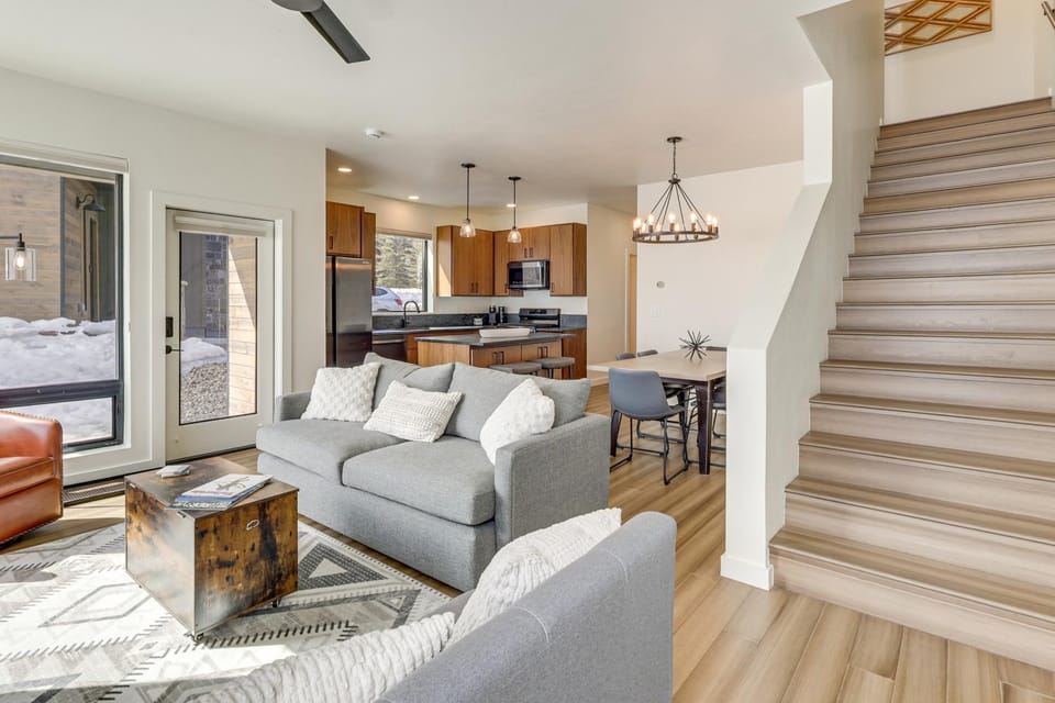 Walk to Ski Lift: Granby Ranch Family Retreat! House in Granby