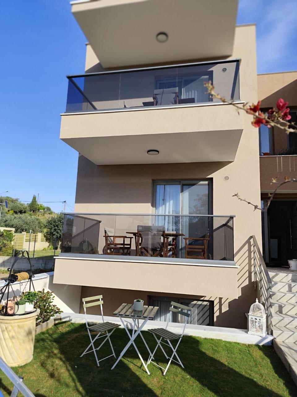 Property building, Patio, Day, Garden, View (from property/room), Balcony/Terrace, Garden view
