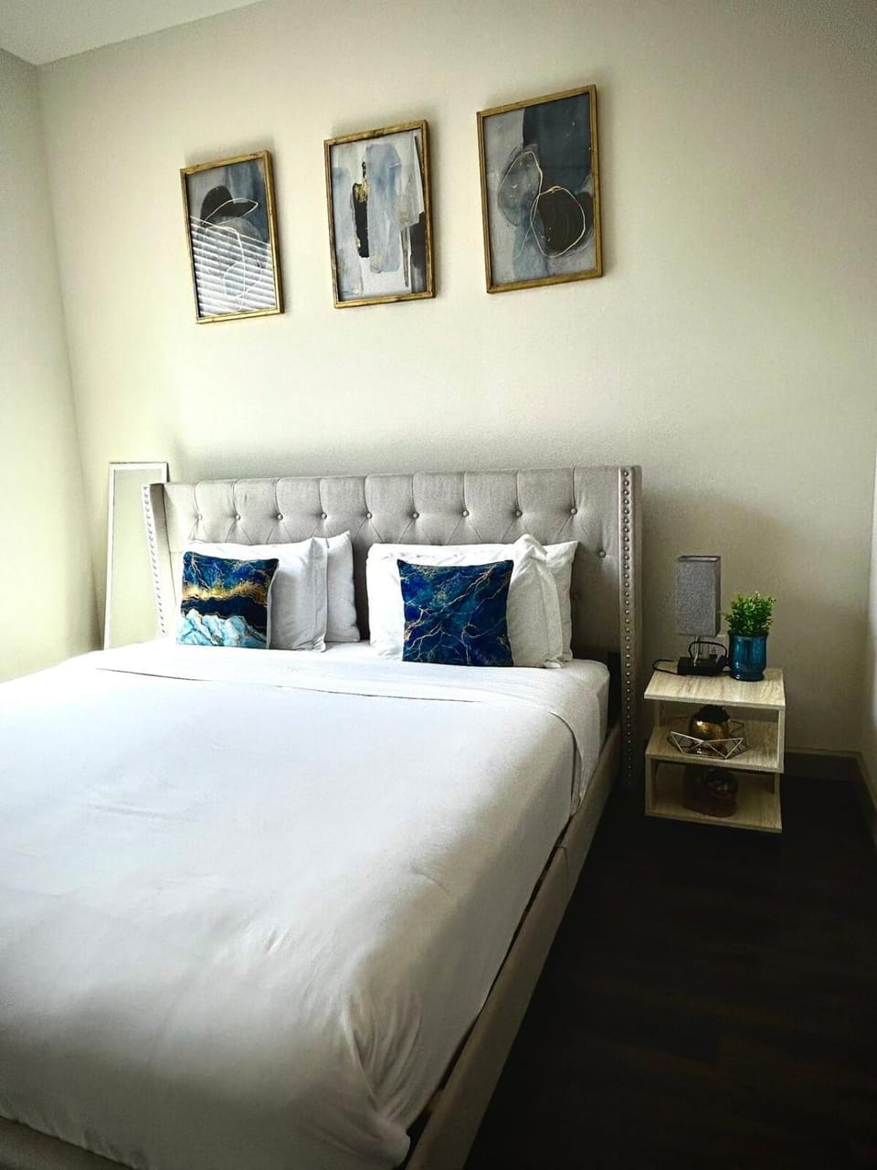 Distinct Houston Luxury Downtown Apartment in Houston