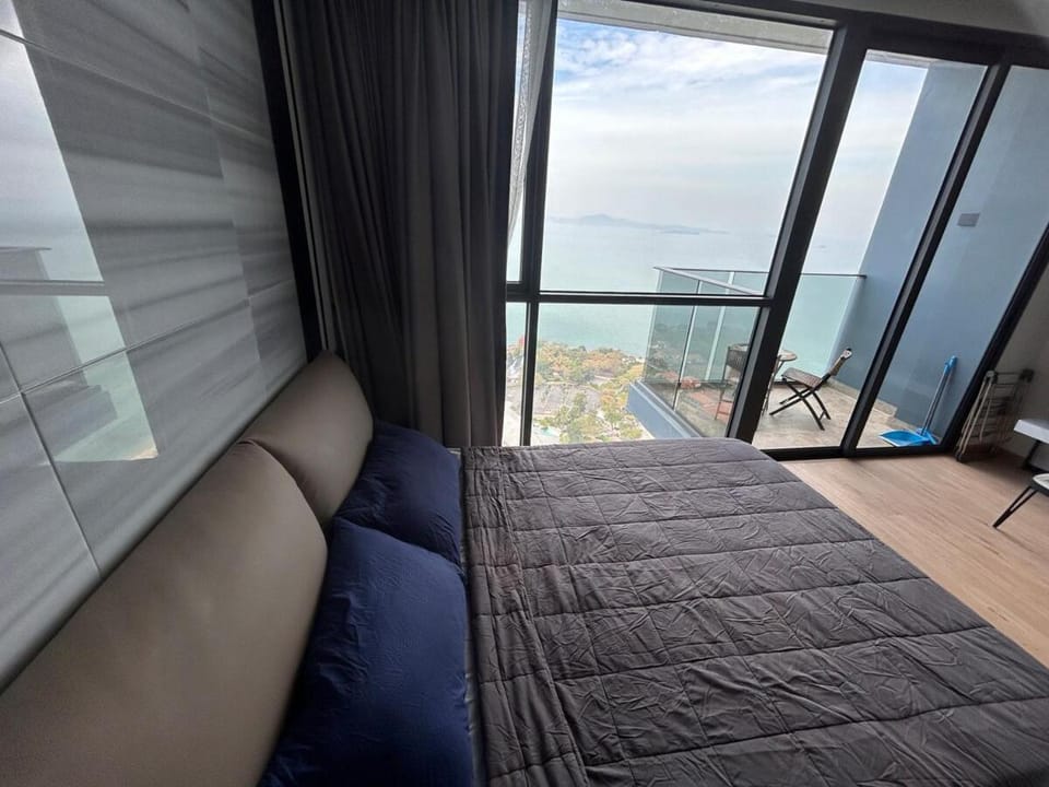 Bed, Bedroom, Sea view