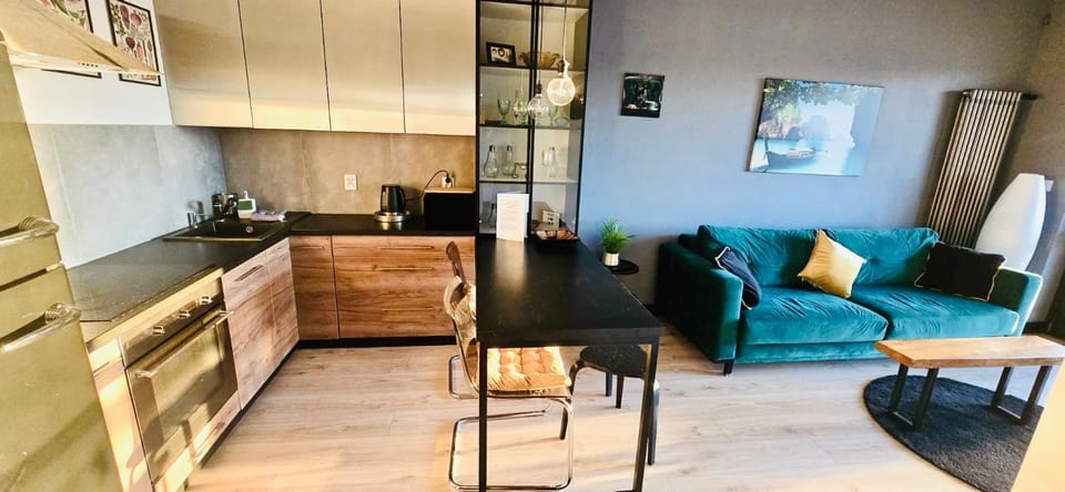 Seating area, Dining area, oven, stove, kitchen