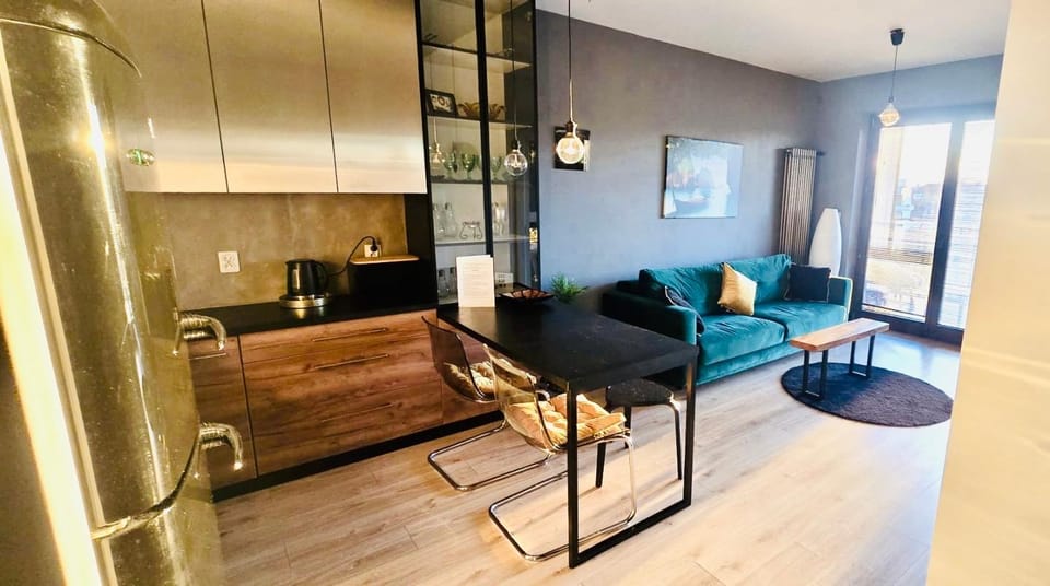 Balcony/Terrace, Living room, Seating area, Dining area, kitchen