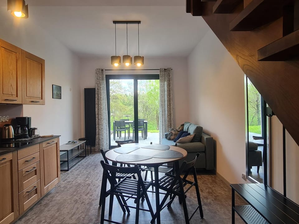 Kitchen or kitchenette, Seating area, Dining area