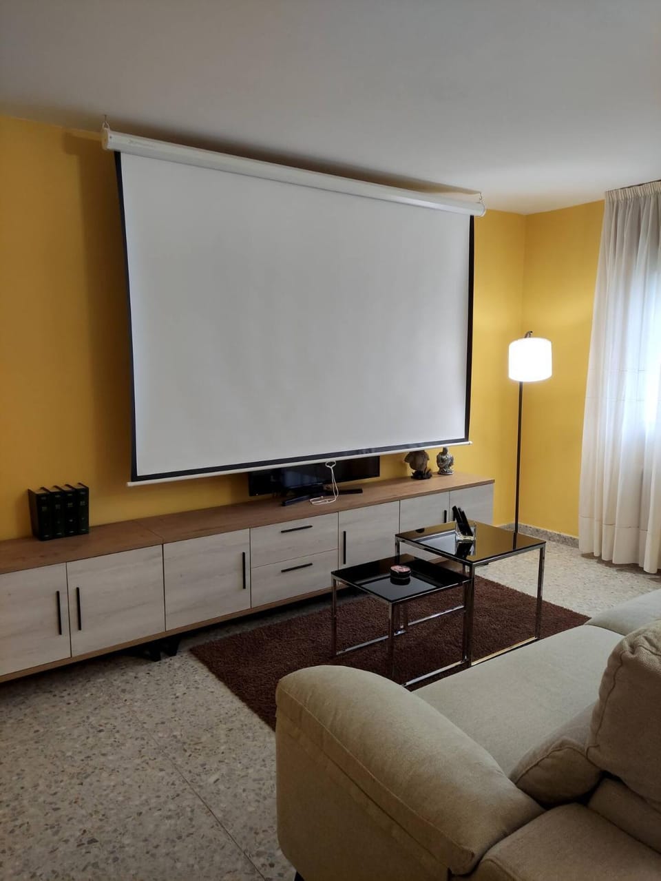 Communal lounge/ TV room, TV and multimedia, Living room, Evening entertainment