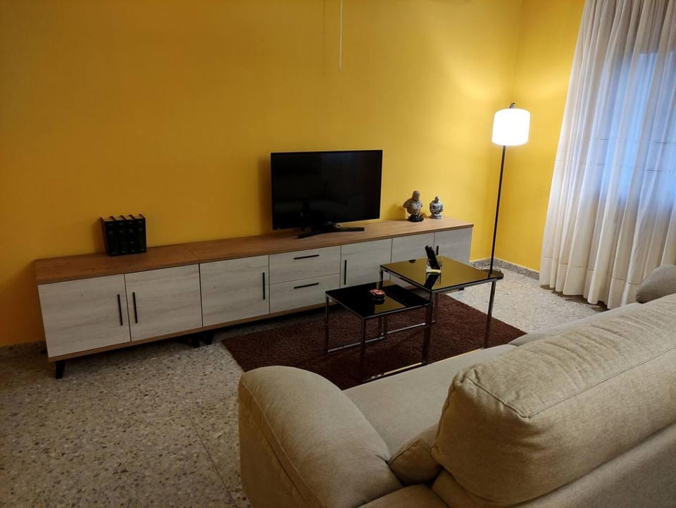 Communal lounge/ TV room, TV and multimedia, Living room, Evening entertainment
