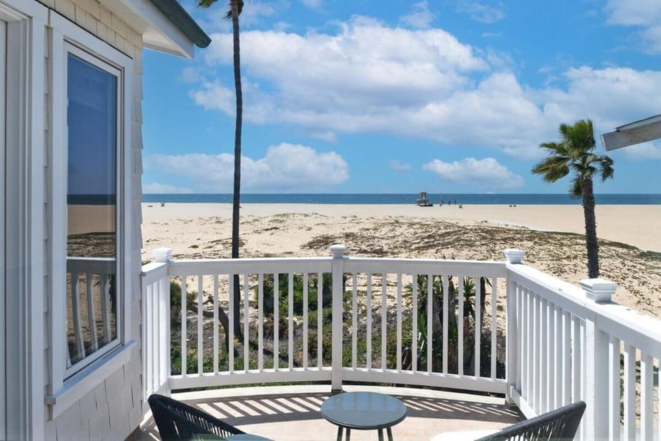 Oceanfront Escape with Breathtaking Views House in Balboa Peninsula