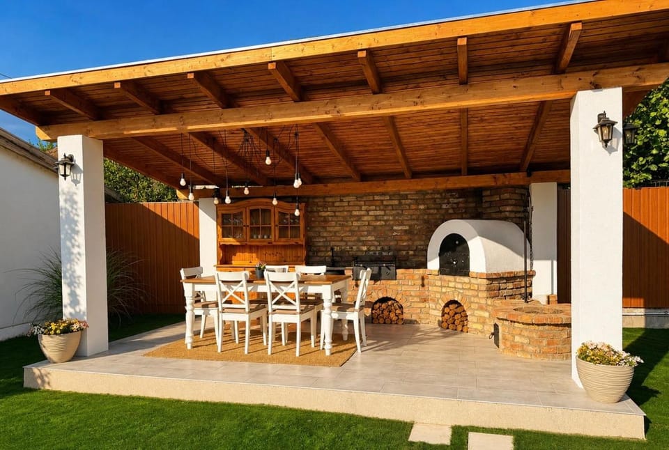 Property building, Patio, BBQ facilities, Seating area, Dining area