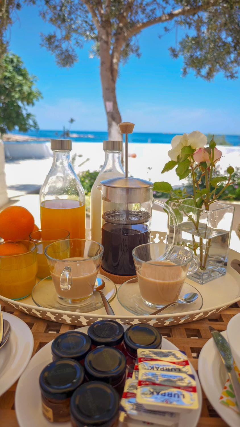 Coffee/tea facilities, Food, Sea view, Breakfast, Continental breakfast