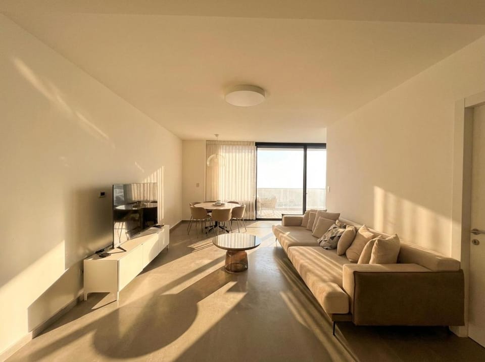 SeaView Beach Front 3BR TLV By SweetyGuest Apartment in Tel Aviv-Yafo