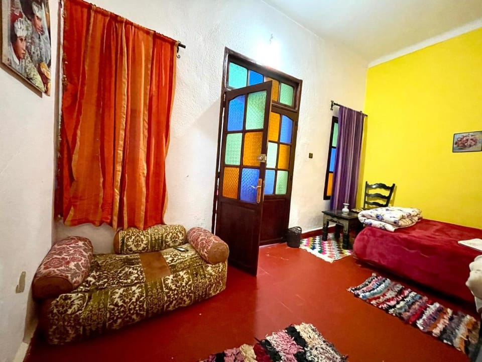 Bed, Photo of the whole room, Seating area, Bedroom