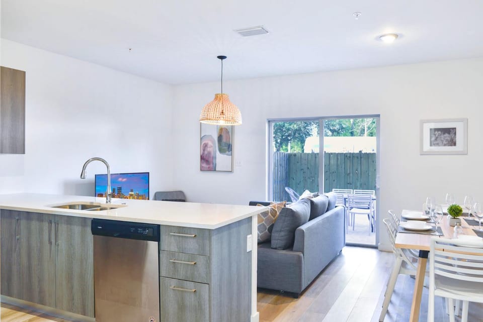 Living room, Seating area, Dining area, kitchen