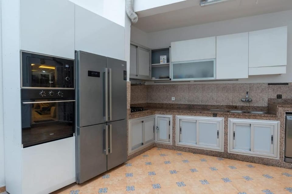 Appartement Moderne au Centre-Ville Apartment in Tangier