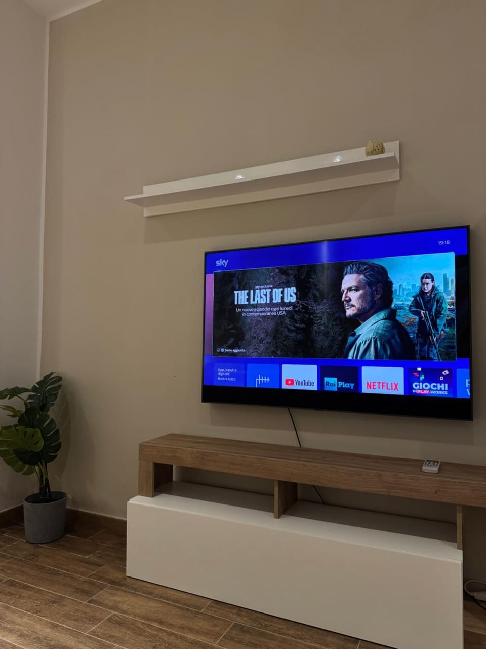 Communal lounge/ TV room, TV and multimedia, Evening entertainment