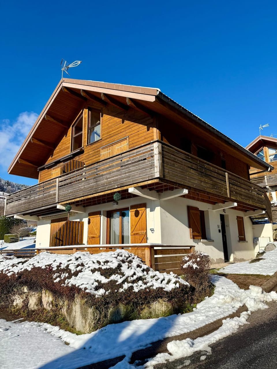 Property building, Day, Natural landscape, Winter