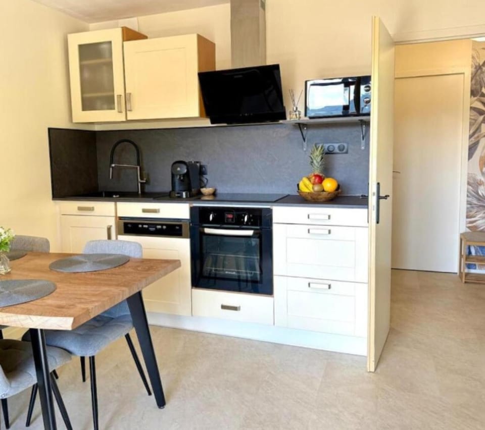 Meals, kitchen