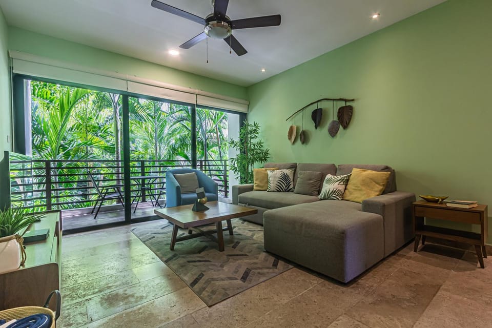 Seaview Roof Pool, Gym Onsite, 4 Blocks to 5th Ave House in Playa del Carmen