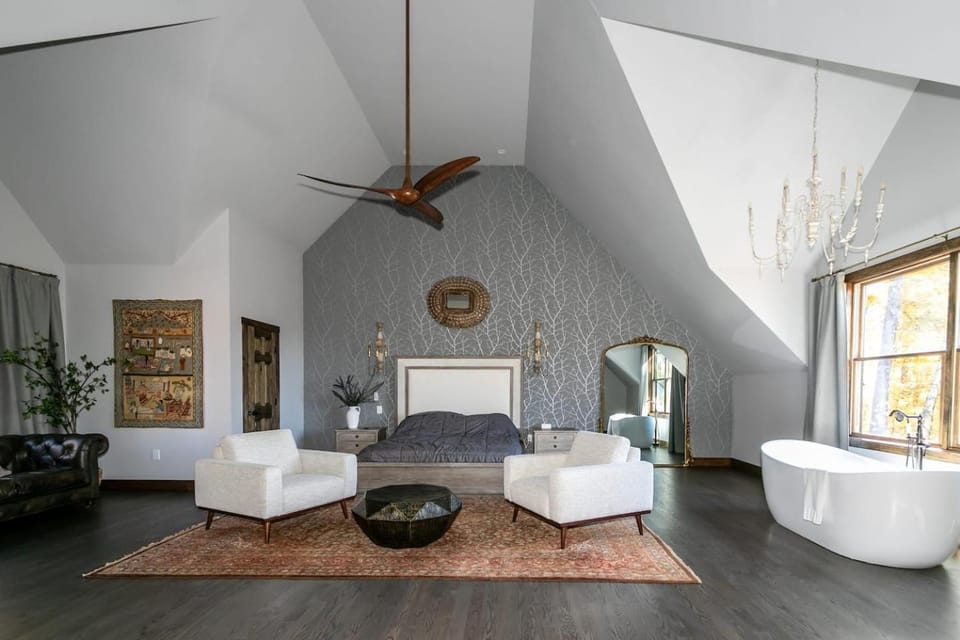 Mountain Retreat, 6000 Sq Feet of Luxury and Fun House in Campton
